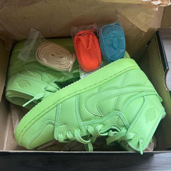 Brand new Billie Eilish x Jordans - Picture 2 of 2